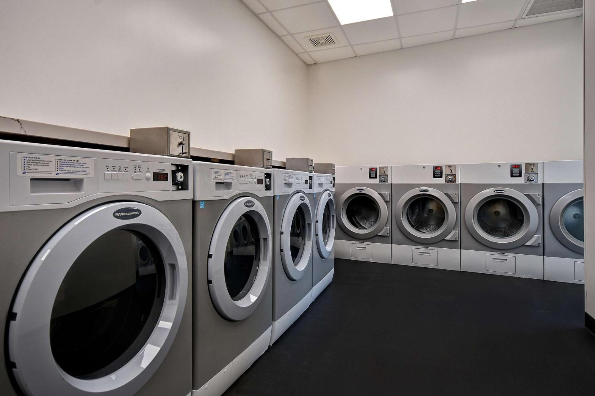 Home2 Suites By Hilton Las Vegas Convention Center - No Resort Fee Εξωτερικό φωτογραφία